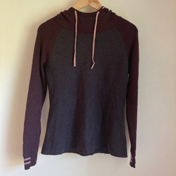 Smart wool women’s hooded sweater - Picture 1 of 8